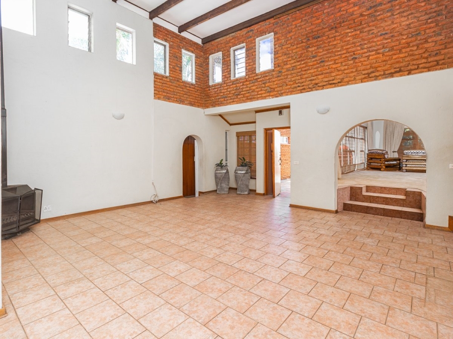 4 Bedroom Property for Sale in Ifafi North West